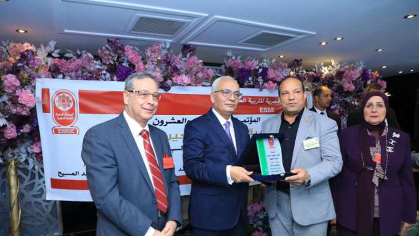 وزير التعليم: نسعى لتدريب 350 ألف مدرس لنشر التوعية بقضايا المناخ