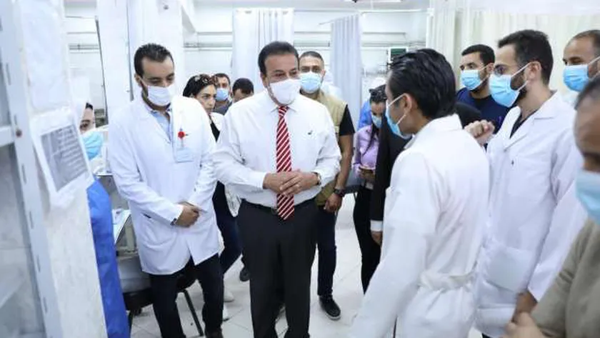 وزير الصحة يطمئن على المخزون الاستراتيجي من الأدوية في مستشفى الوراق المركزي