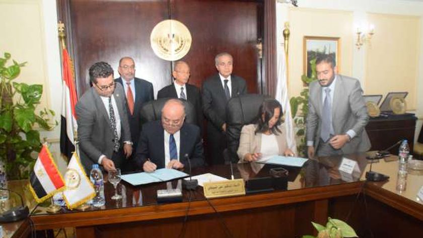 «التموين» توقّع بروتوكولا لتطوير بعض منافذ المجمعات الاستهلاكية و«جمعيتي»