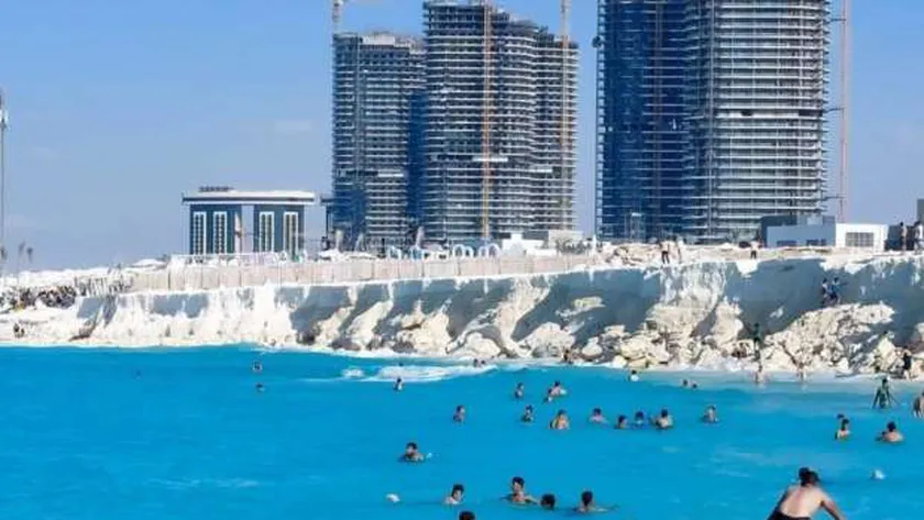 شاطئ مدينة العلمين الجديدة