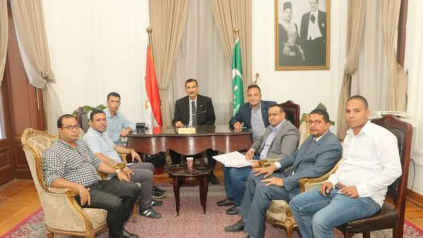 لجنة تلقي الطلبات