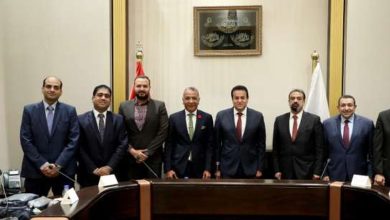 وزير الصحة يستقبل نقيب أطباء الأسنان لبحث تحديث قانون مزاولة المهنة