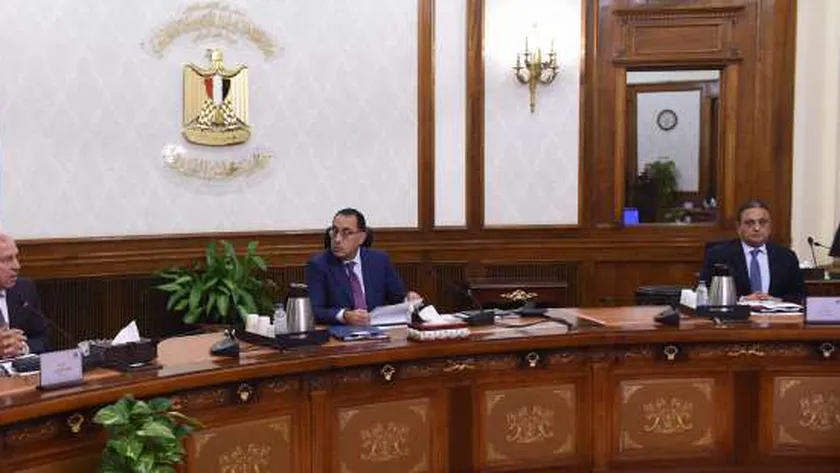 رئيس الوزراء يتابع الموقف التنفيذي لتطوير منفذ السلوم البري