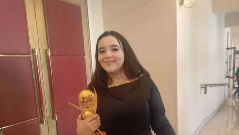 أشرقت أحمد سعد فائزة بجائزة المبدع الصغير في الغناء