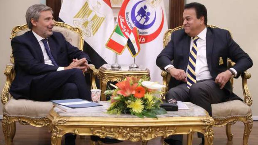 وزير الصحة يبحث مع السفير الإيطالي إنشاء مصانع جديدة للأدوية بمصر