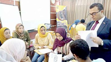 بعض مكلفات الخدمة العامة أثناء التدريب .. أرشيفية