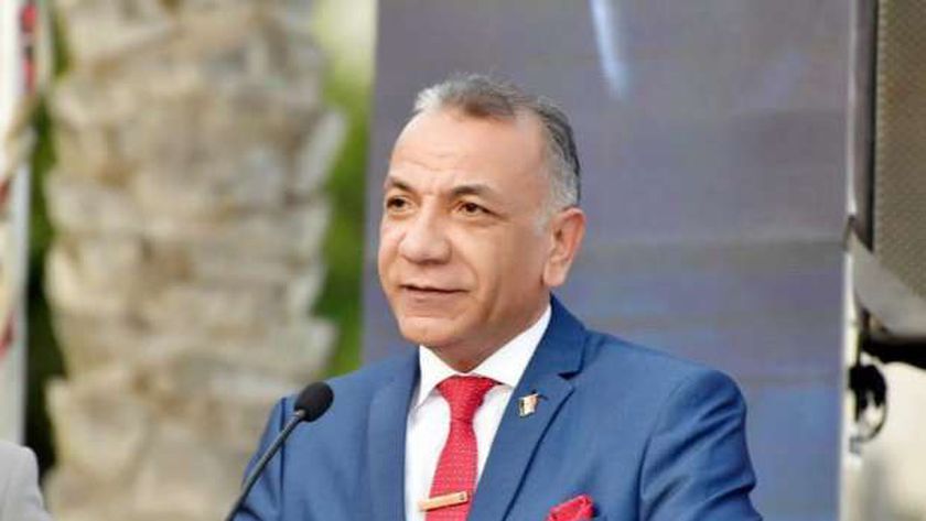 الدكتور إيهاب هيكل نقيب أطباء الأسنان