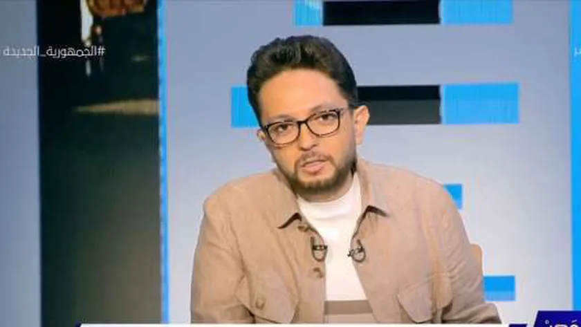الإعلامي أحمد فايق مقدم برنامج «مصر تستطيع»
