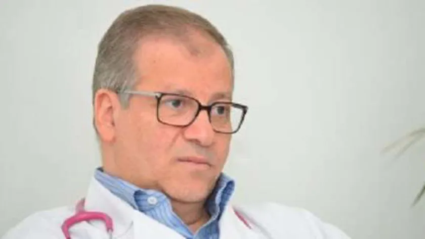 د.حازم خميس مدير مستشفى وادي النيل