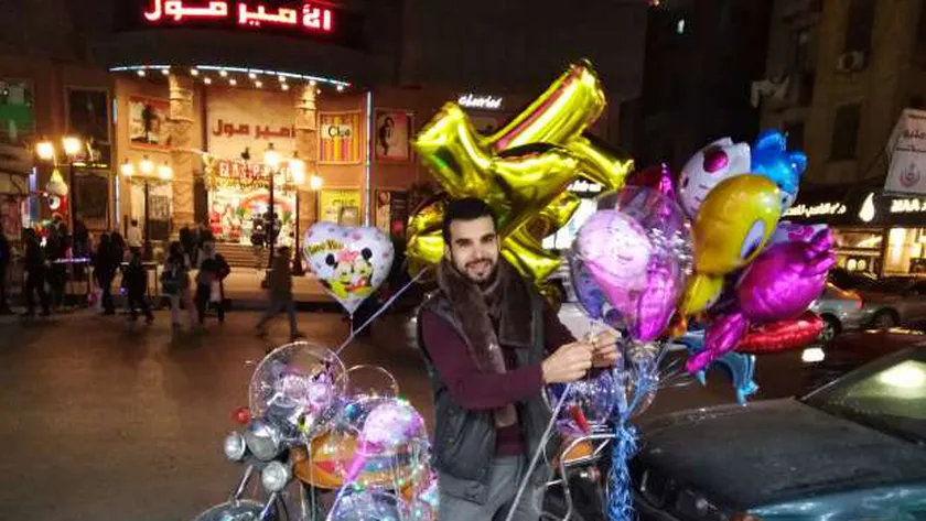 أحد الباعة الجائلين.. أرشيفية