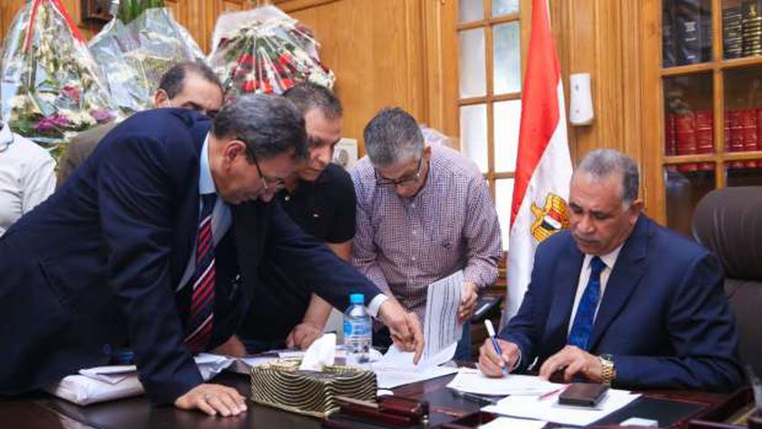 نقيب المحامين المنتخب يباشر عمله