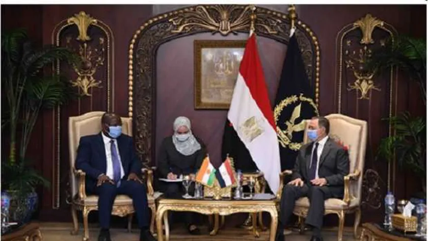 وزير الداخلية يستقبل وزير الداخلية بدولة النيجر