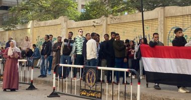 مصر تنتخب.. مدرسة السياحية الأولى تستقبل أطول طابور انتخابى.. فيديو وصور