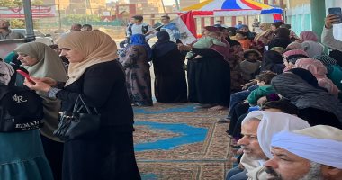 طابور للناخبات بمنشأة القناطر تزامنا مع فتح باب التصويت.. صور