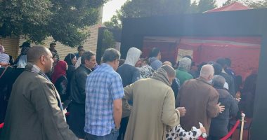 طوابير من الشباب والسيدات للمشاركة في انتخابات الرئاسة بالمقطم..صور
