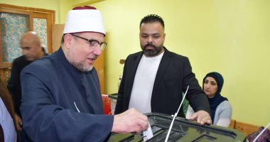 وزير الأوقاف عقب الإدلاء بصوته فى انتخابات الرئاسة: يوم عظيم فى تاريخ مصر