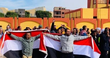 حملة السيسي تنشر صور حشود الناخبين أمام لجان الاقتراع بمحافظة القاهرة