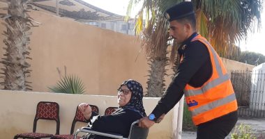 بالكراسى المتحركة.. كبار السن وذوى الهمم يدلون بأصواتهم فى بورسعيد