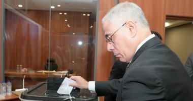 النائب العام يعرب عن إيمانه بضرورة المشاركة بالاستحقاق الدستورى.. صور