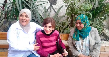 الفنانة سميرة محسن تدلى بصوتها فى الانتخابات الرئاسية