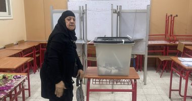 مسنة تدلى بصوتها ببولاق الدكرور: "بشارك علشان كلنا نعيش فى أمان".. صور