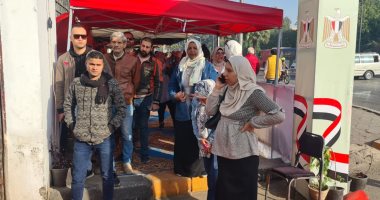 توافد الناخبين على لجنة المغتربين بمدرسة السعيدية اليوم الثانى للانتخابات