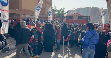 زحام أمام مدارس الأسمرات فى ثاني أيام انتخابات الرئاسة.. صور