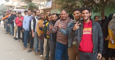 مشاركة شبابية كثيفة بلجان مدرسة جمال عبد الناصر بمصر القديمة.. صور