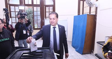نائب رئيس "الهيئة الوطنية" يدلى بصوته فى الانتخابات الرئاسية