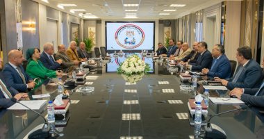 وزير الإنتاج الحربى يناقش مع محافظ جنوب سيناء مشروعات التعاون المشترك