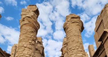 الغيوم ترسم صورة جمالية على النيل ومعابد الأقصر خلال زيارات السائحين.. صور