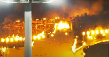 إجلاء 400 شخص من داخل الطائرة المشتعلة فى مطار هانيدا باليابان