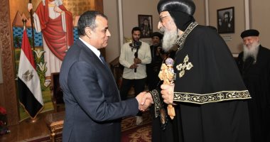 وزير الإنتاج الحربى يهنئ "البابا تواضروس الثانى" بعيد الميلاد المجيد