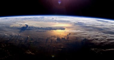 كويكب صغير يقترب من الأرض يوم الإثنين.. تفاصيل