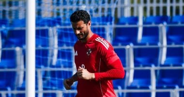 محمد الشناوي مرشح لحراسة عرين الأهلي أمام فاركو غداً في الدوري