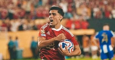 أشرف بن شرقي يقترب من تشكيل الأهلى أمام فاركو فى الدوري