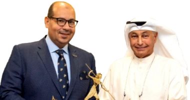 ياسر إدريس: الاحتفال بدخول حسين المسلم قائمة عظماء ألعاب الماء فخر لكل عربى