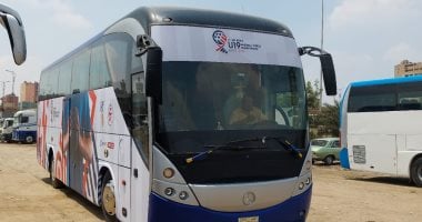 حافلات خاصة تحمل شعار البطولة لنقل منتخبات بطولة العالم لكرة اليد تحت 19 عاما