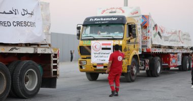 قافلة المساعدات الإنسانية المصرية الـ16 تدخل إلى الفلسطينيين بقطاع غزة