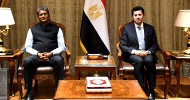 وزير الشباب والرياضة يلتقي بسفير دولة الهند بالقاهرة لبحث التعاون المشترك