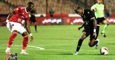 75 دقيقة.. الأهلي يتقدم على فاركو بثلاثية وفخري يسجل الأول للضيوف.. صور