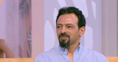 جثمان الراحل تيمور تيمور يغادر المستشفى متجها إلى القاهرة