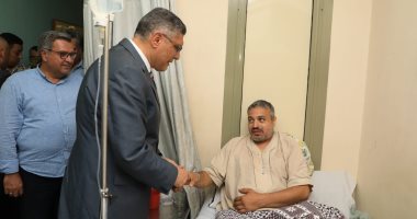 محافظ الجيزة يطمئن على الحالة الصحية لشهاب عبد العزيز بطل واقعة فتاة المنيب