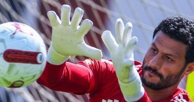 رغم أحزانه.. محمد الشناوى يظهر فى مران الأهلى الجماعى