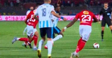 15 دقيقة.. الأهلى 0 - 1 بيراميدز.. الكرتى يضع السماوى فى المقدمة