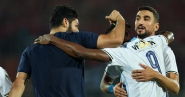 75 دقيقة.. بيراميدز يعزز تقدمه أمام الأهلى بثنائية "الكرتى".. صور