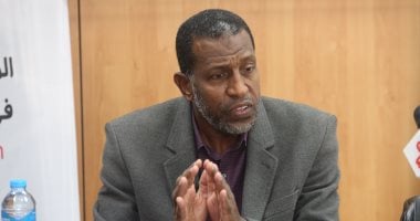 ربيع ياسين ساحر الجبهة اليسرى الأسبق بالأهلى يحتفل اليوم بعيد ميلاده الـ65