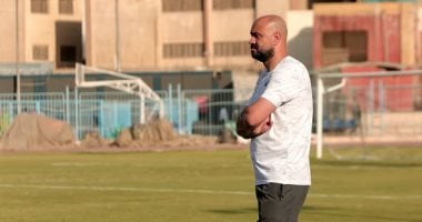 رضا شحاتة يصحح أخطاء لاعبى كهرباء الإسماعيلية خلال فترة التوقف الدولى