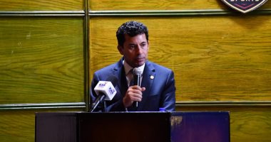 أشرف صبحى: الأندية الاستثمارية ساهمت فى خفض البطالة وندعم القطبين بالتساوى