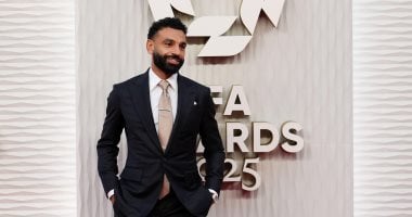 ممر شرفي من منتخب مصر لمحمد صلاح أفضل لاعب في إنجلترا